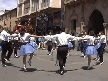 Aplec a Terrassa: Sardana, typical Catalan dancing 