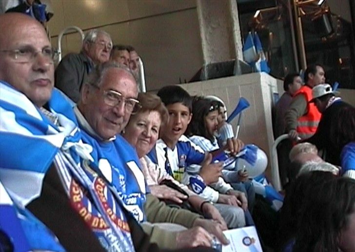 La familia Sorribas, ¡todos preparados para ver al Espanyol campeón!