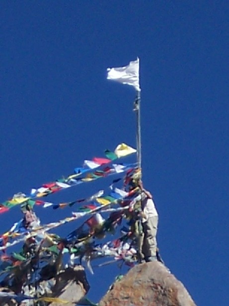 Un banderí del R.C.D. Espanyol ondeja a 5604m en el Himàlaia