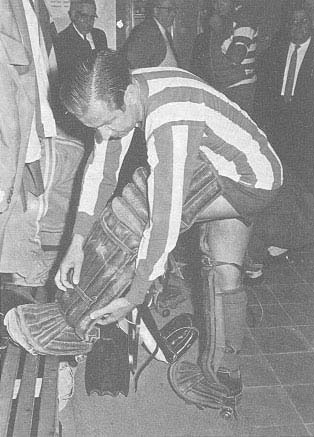 D. Joan Antoni SAMARANCH preparat per saltar a la pista com jugador del R.C.D. Espanyol