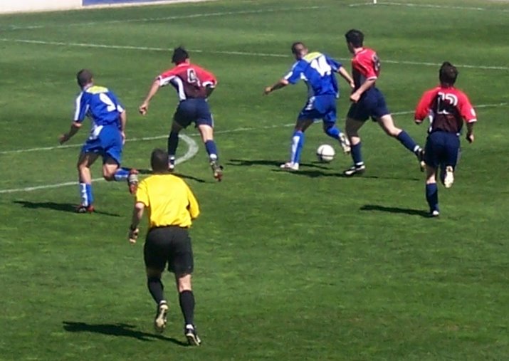Amb aquest xut Hector Simón va marcar el quart gol, Este xut de Héctor fue el cuarto gol